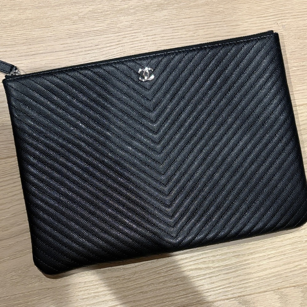 Chanel Black Quilted women’s clutch